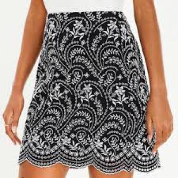 Ann Taylor LOFT Dresses & Skirts - LOFT Women's Black & White Embroidered Scalloped Hem Skirt Size 10 Office Siren